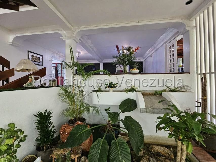 Casa (Multipes Niveles) en Venta en Cumbres de Curumo, Distrito Metropolitano - 17