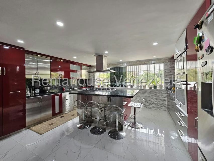 Casa (Multipes Niveles) en Venta en Cumbres de Curumo, Distrito Metropolitano - 18