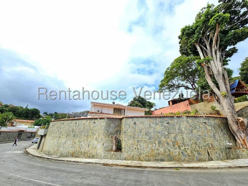 Casa (Multipes Niveles) en Venta en Cumbres de Curumo, Distrito Metropolitano - 3