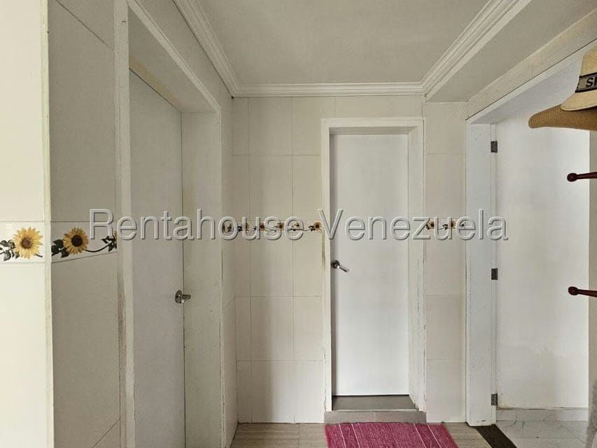 Casa (Multipes Niveles) en Venta en Cumbres de Curumo, Distrito Metropolitano - 24