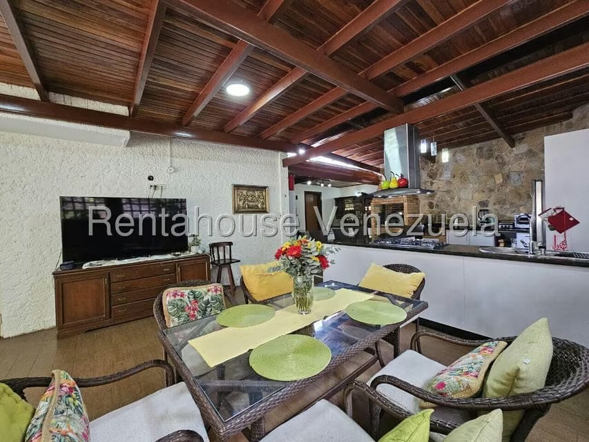 Casa (Multipes Niveles) en Venta en Cumbres de Curumo, Distrito Metropolitano - 26