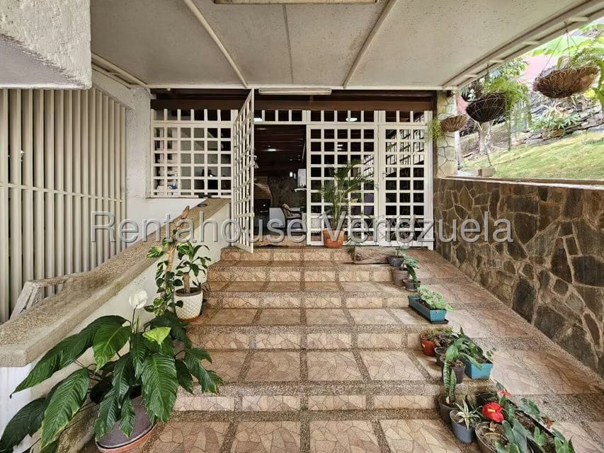 Casa (Multipes Niveles) en Venta en Cumbres de Curumo, Distrito Metropolitano - 32