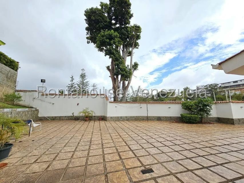 Casa (Multipes Niveles) en Venta en Cumbres de Curumo, Distrito Metropolitano - 33