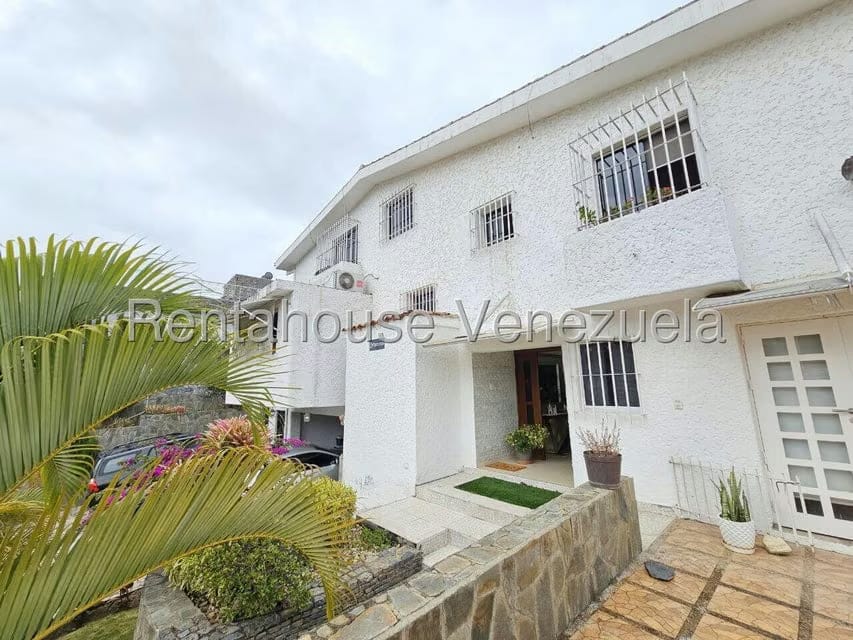 Casa (Multipes Niveles) en Venta en Cumbres de Curumo, Distrito Metropolitano - 36