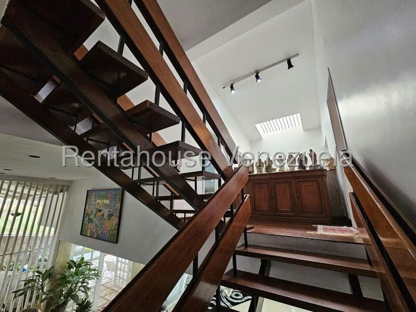 Casa (Multipes Niveles) en Venta en Cumbres de Curumo, Distrito Metropolitano - 39