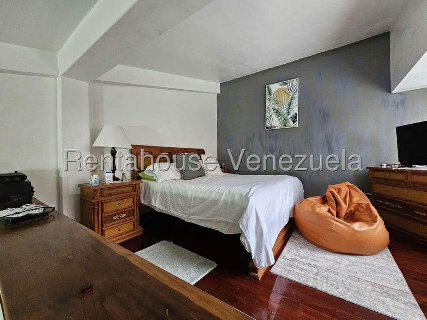 Casa (Multipes Niveles) en Venta en Cumbres de Curumo, Distrito Metropolitano - 40