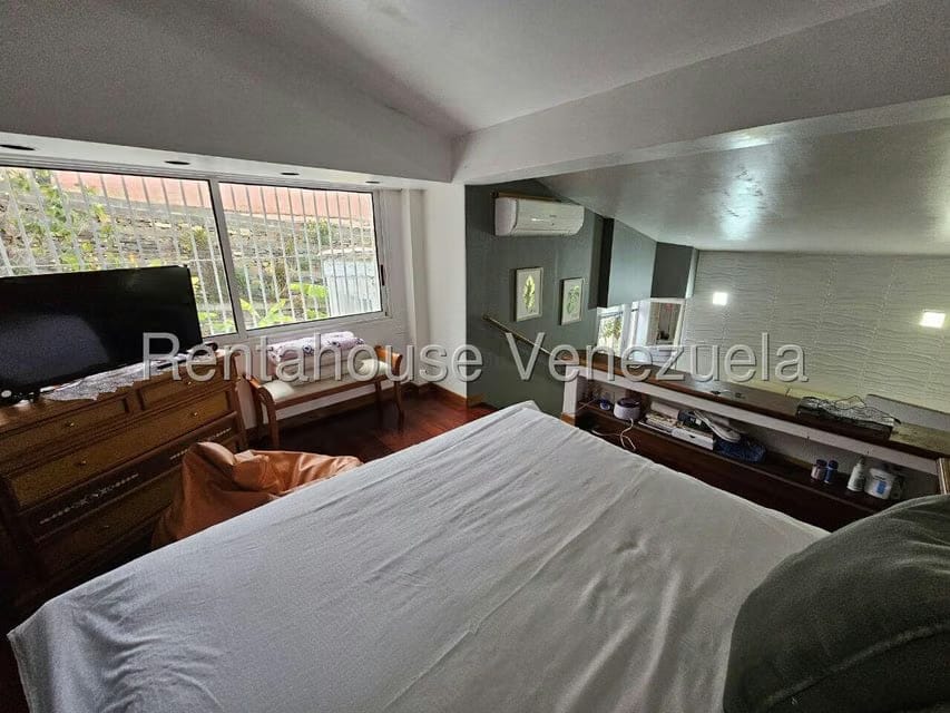 Casa (Multipes Niveles) en Venta en Cumbres de Curumo, Distrito Metropolitano - 45