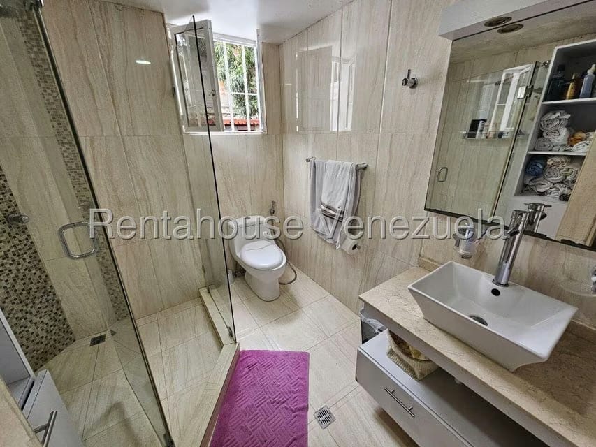 Casa (Multipes Niveles) en Venta en Cumbres de Curumo, Distrito Metropolitano - 48