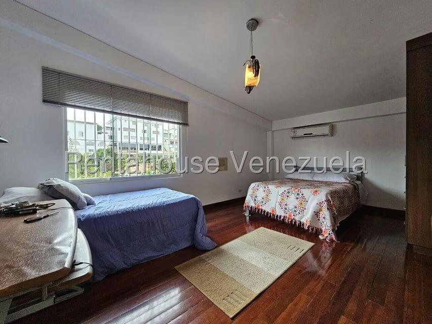 Casa (Multipes Niveles) en Venta en Cumbres de Curumo, Distrito Metropolitano - 56