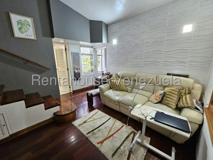 Casa (Multipes Niveles) en Venta en Cumbres de Curumo, Distrito Metropolitano - 57