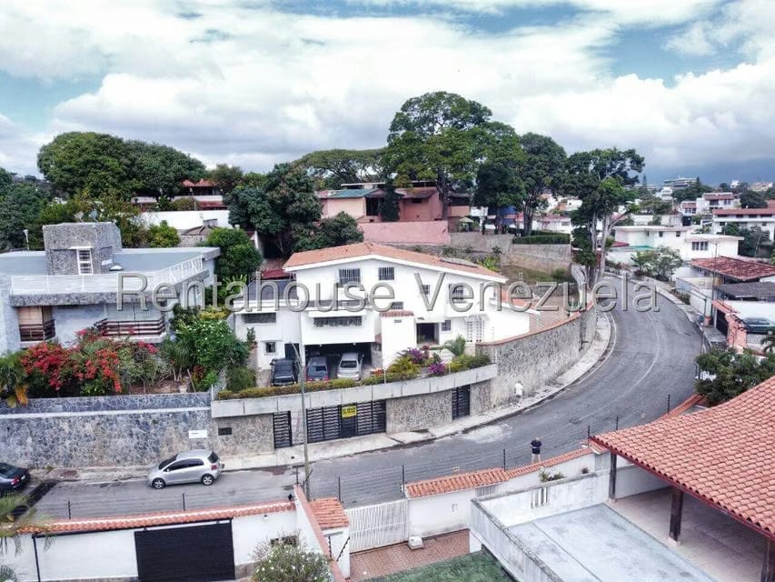 Casa (Multipes Niveles) en Venta en Cumbres de Curumo, Distrito Metropolitano - 64