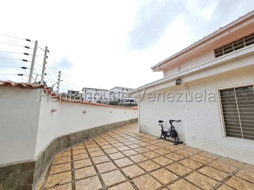 Casa (Multipes Niveles) en Venta en Cumbres de Curumo, Distrito Metropolitano - 79