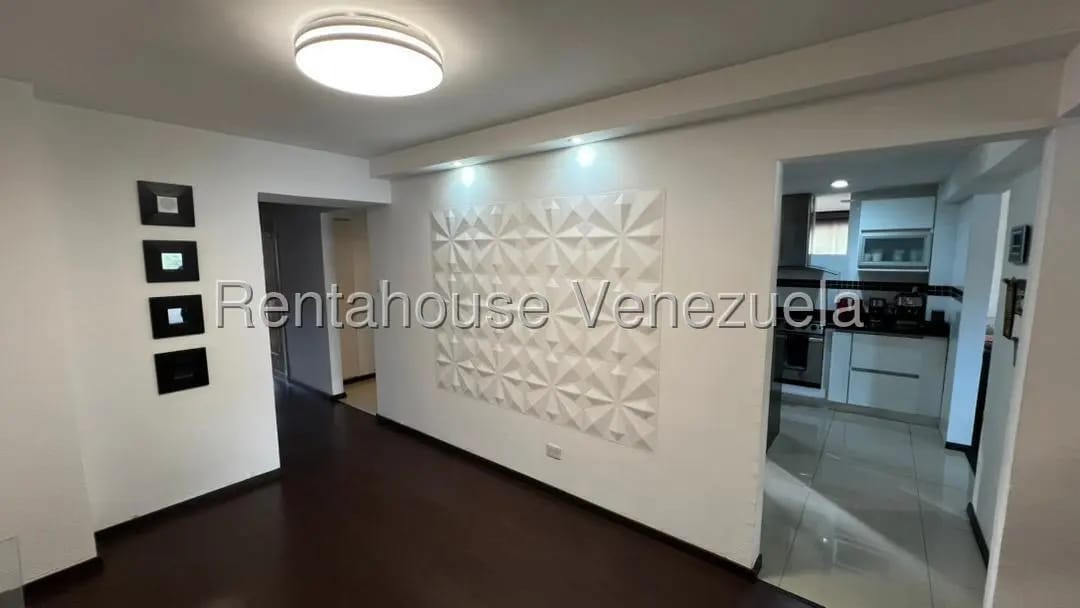 Apartamento (1 Nivel) en Venta en Cumbres de Curumo, Distrito Metropolitano - 3