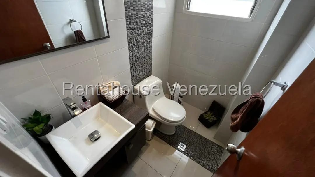 Apartamento (1 Nivel) en Venta en Cumbres de Curumo, Distrito Metropolitano - 9