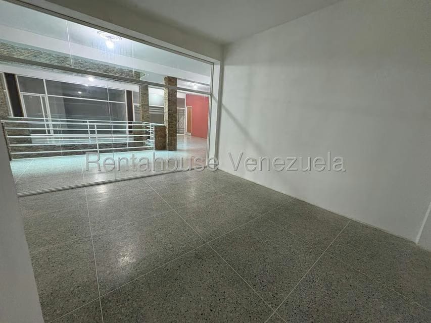 Comercial (Local Comercial) en Alquiler en Zona Oeste, Lara - 6
