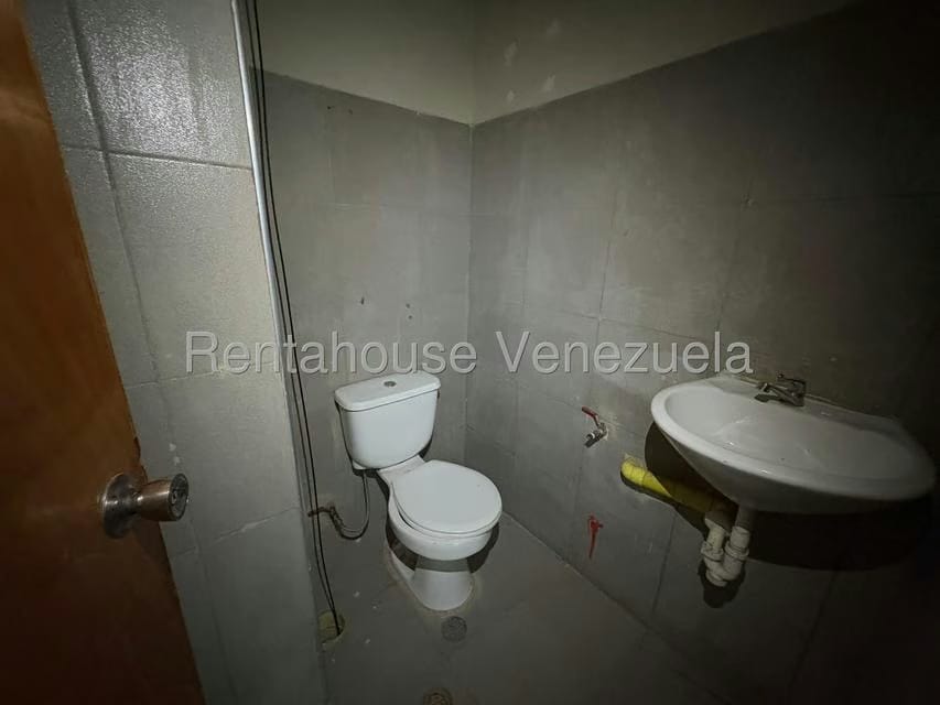 Comercial (Local Comercial) en Alquiler en Zona Oeste, Lara - 8