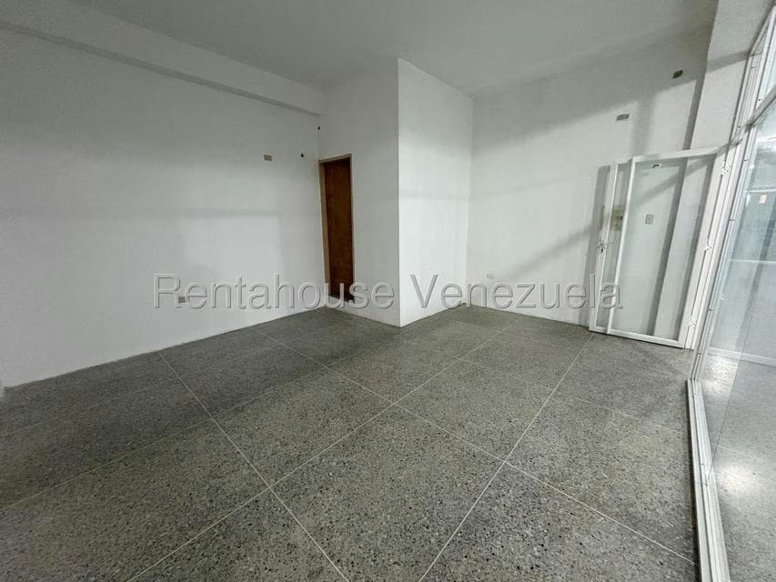 Comercial (Local Comercial) en Alquiler en Zona Oeste, Lara - 9