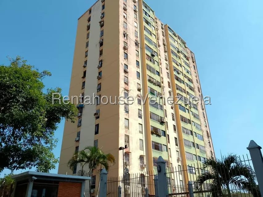 Apartamento (Multiples Niveles) en Venta en Zona Este, Lara - 2