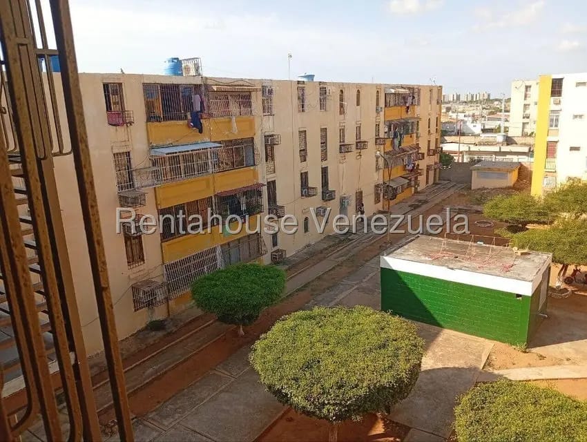 Apartamento (1 Nivel) en Venta en Raul Leoni, Zulia - 2