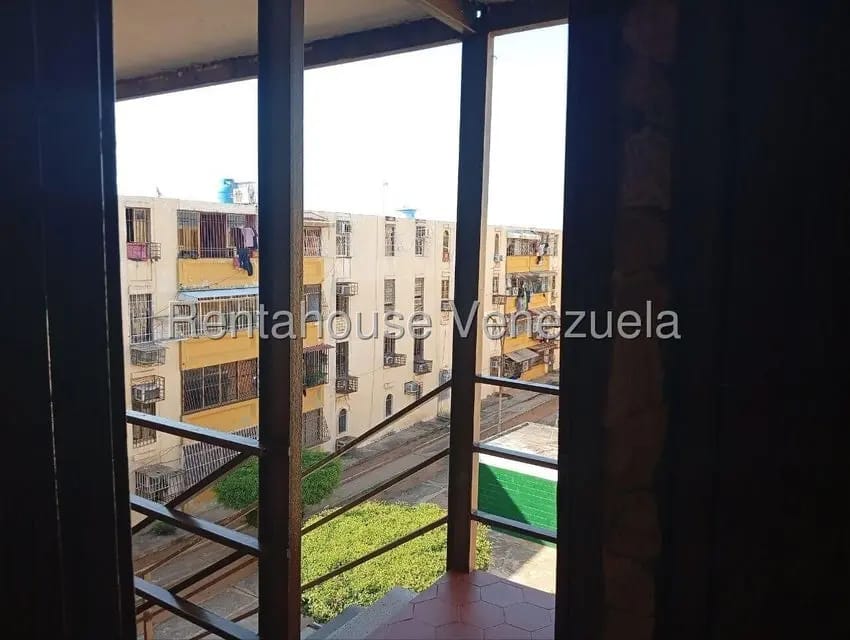Apartamento (1 Nivel) en Venta en Raul Leoni, Zulia - 4