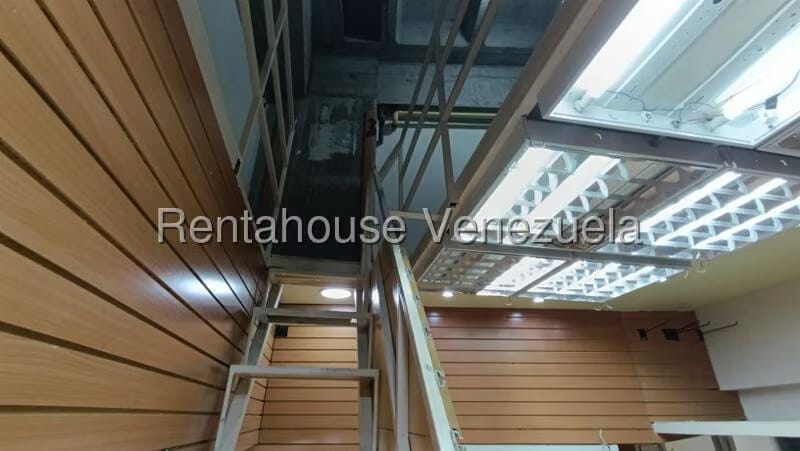 Comercial (Local Comercial) en Alquiler en San Bernardino, Distrito Metropolitano - 13