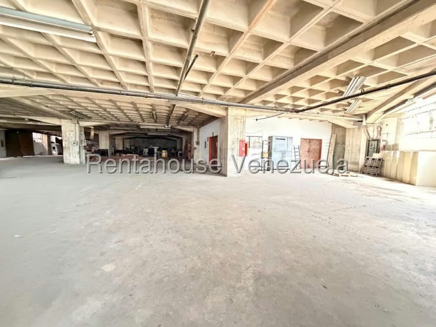 Comercial (Galpon - Deposito) en Alquiler en Guaicay, Distrito Metropolitano - 11