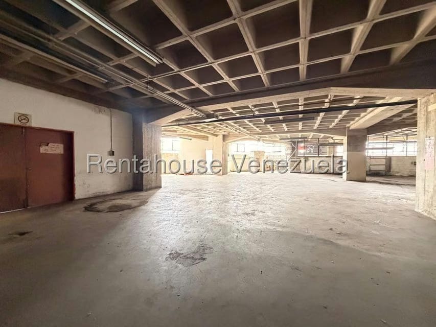 Comercial (Galpon - Deposito) en Alquiler en Guaicay, Distrito Metropolitano - 12