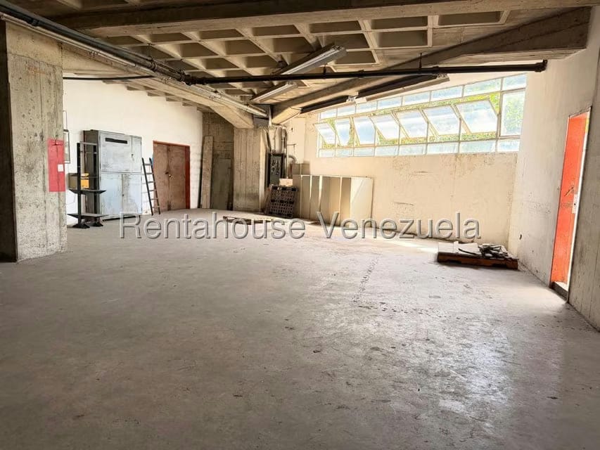 Comercial (Galpon - Deposito) en Alquiler en Guaicay, Distrito Metropolitano - 5