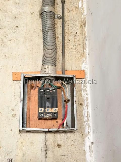 Comercial (Galpon - Deposito) en Alquiler en Guaicay, Distrito Metropolitano - 6