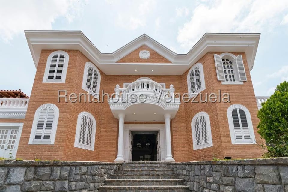 Casa (Multipes Niveles) en Alquiler en Los Naranjos del Cafetal, Distrito Metropolitano - 2
