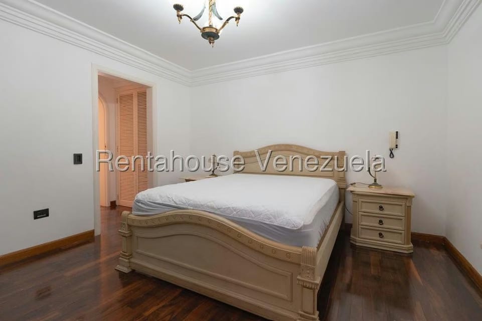 Casa (Multipes Niveles) en Alquiler en Los Naranjos del Cafetal, Distrito Metropolitano - 25