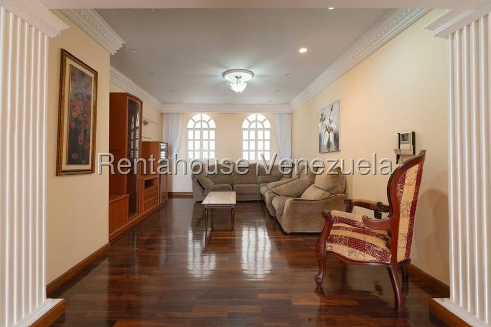 Casa (Multipes Niveles) en Alquiler en Los Naranjos del Cafetal, Distrito Metropolitano - 28
