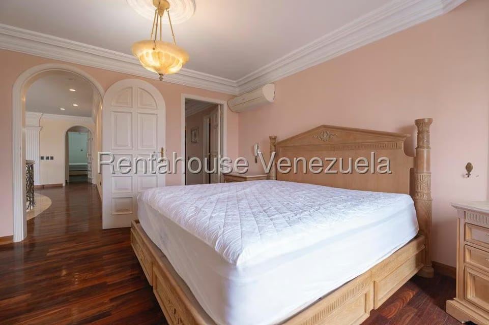 Casa (Multipes Niveles) en Alquiler en Los Naranjos del Cafetal, Distrito Metropolitano - 32