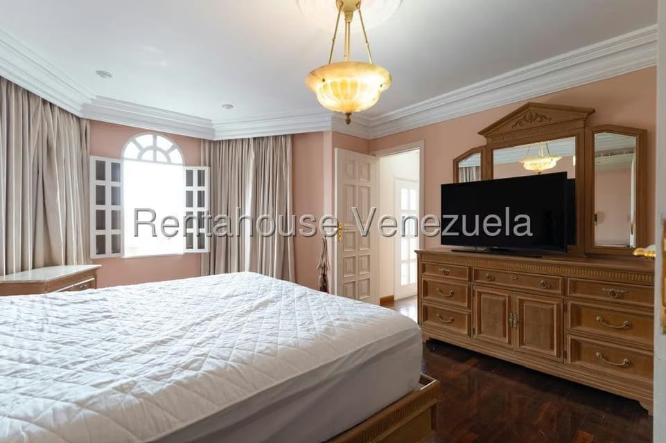 Casa (Multipes Niveles) en Alquiler en Los Naranjos del Cafetal, Distrito Metropolitano - 35