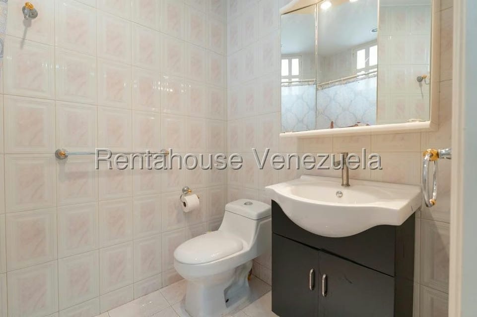 Casa (Multipes Niveles) en Alquiler en Los Naranjos del Cafetal, Distrito Metropolitano - 37