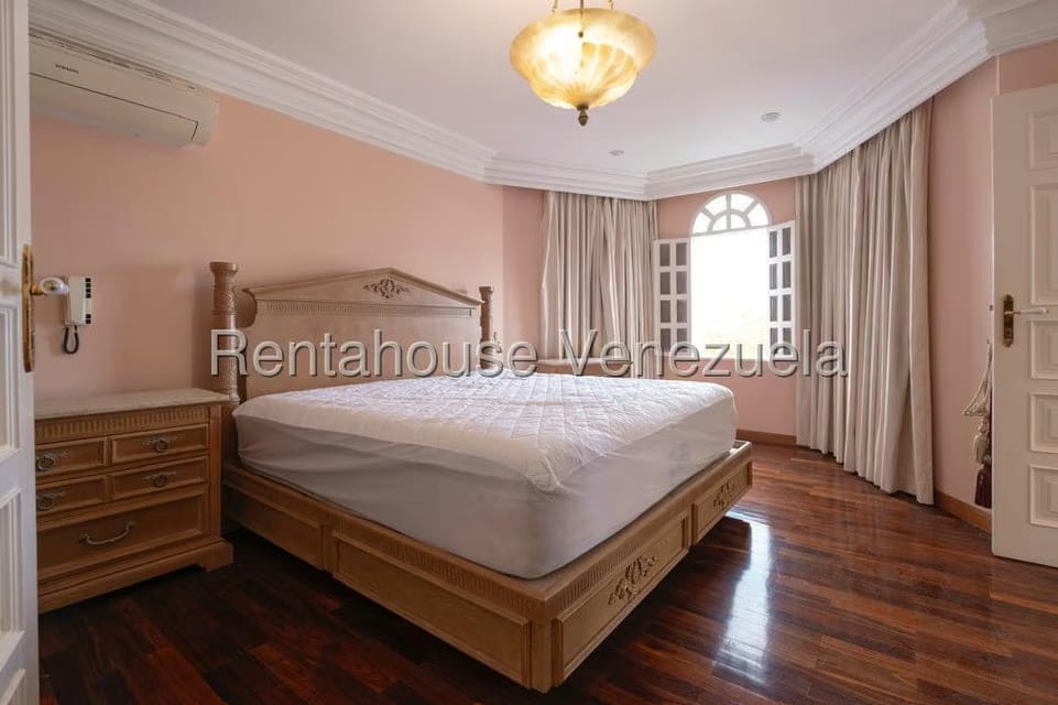 Casa (Multipes Niveles) en Alquiler en Los Naranjos del Cafetal, Distrito Metropolitano - 41