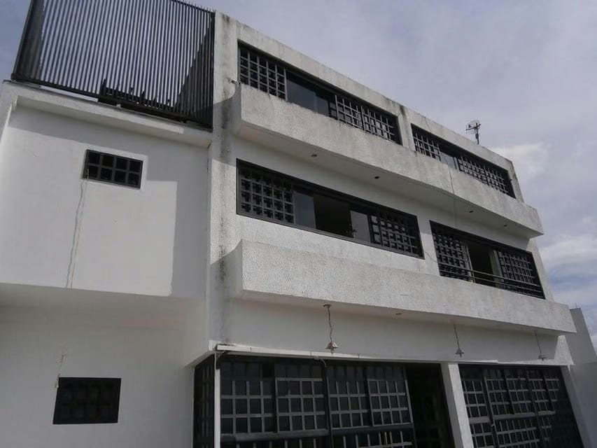 Casa (Multipes Niveles) en Venta en Colinas de Santa Monica, Distrito Metropolitano - 2