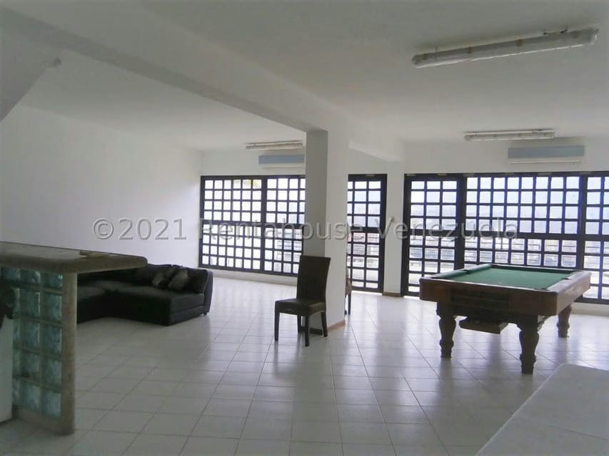 Casa (Multipes Niveles) en Venta en Colinas de Santa Monica, Distrito Metropolitano - 16