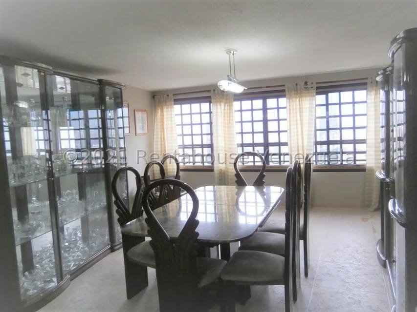 Casa (Multipes Niveles) en Venta en Colinas de Santa Monica, Distrito Metropolitano - 20