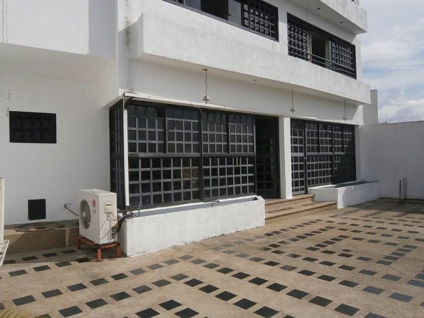 Casa (Multipes Niveles) en Venta en Colinas de Santa Monica, Distrito Metropolitano - 3