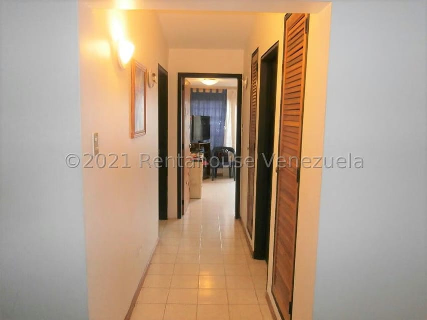 Casa (Multipes Niveles) en Venta en Colinas de Santa Monica, Distrito Metropolitano - 40