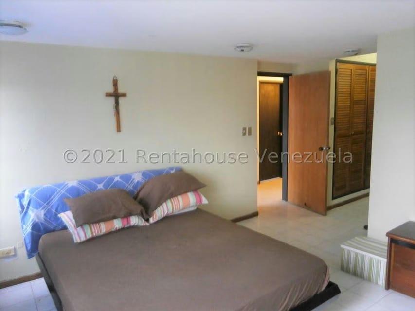 Casa (Multipes Niveles) en Venta en Colinas de Santa Monica, Distrito Metropolitano - 43