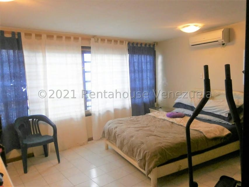 Casa (Multipes Niveles) en Venta en Colinas de Santa Monica, Distrito Metropolitano - 46