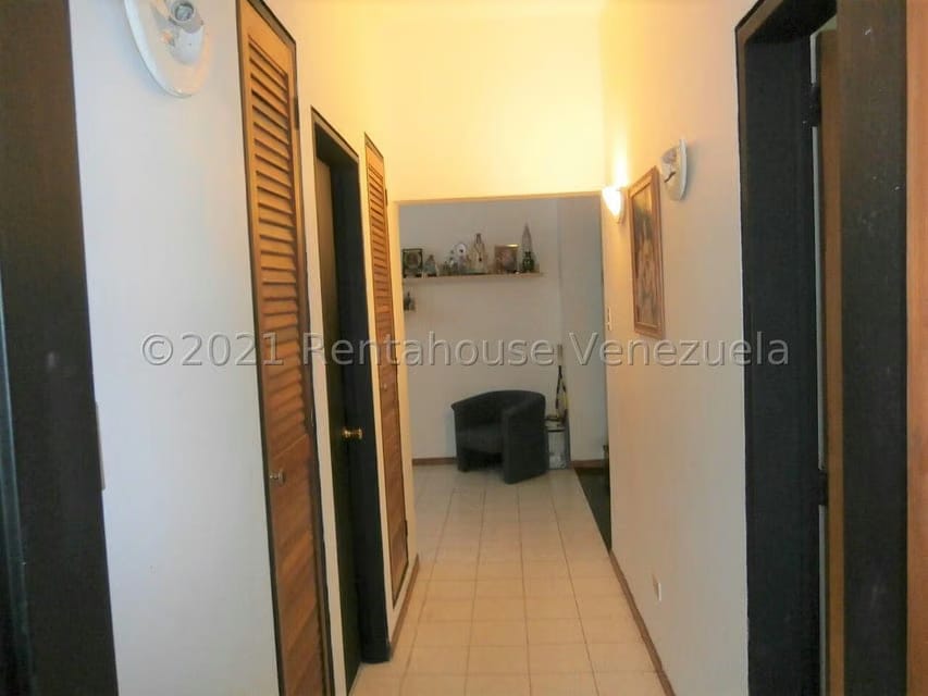 Casa (Multipes Niveles) en Venta en Colinas de Santa Monica, Distrito Metropolitano - 50