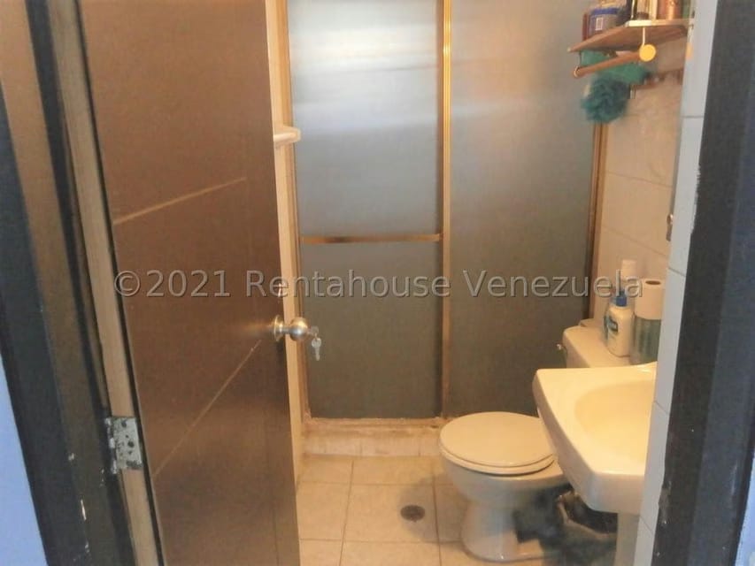Casa (Multipes Niveles) en Venta en Colinas de Santa Monica, Distrito Metropolitano - 55