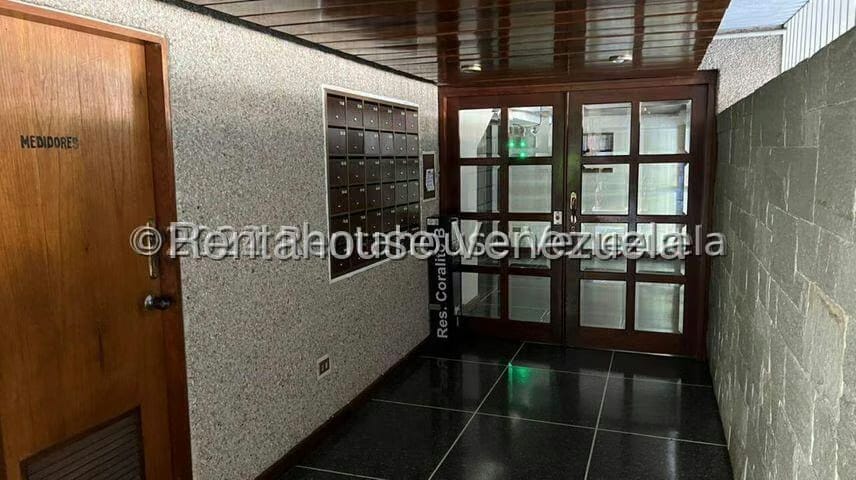 Apartamento (1 Nivel) en Alquiler en Santa Fe Norte, Distrito Metropolitano - 2