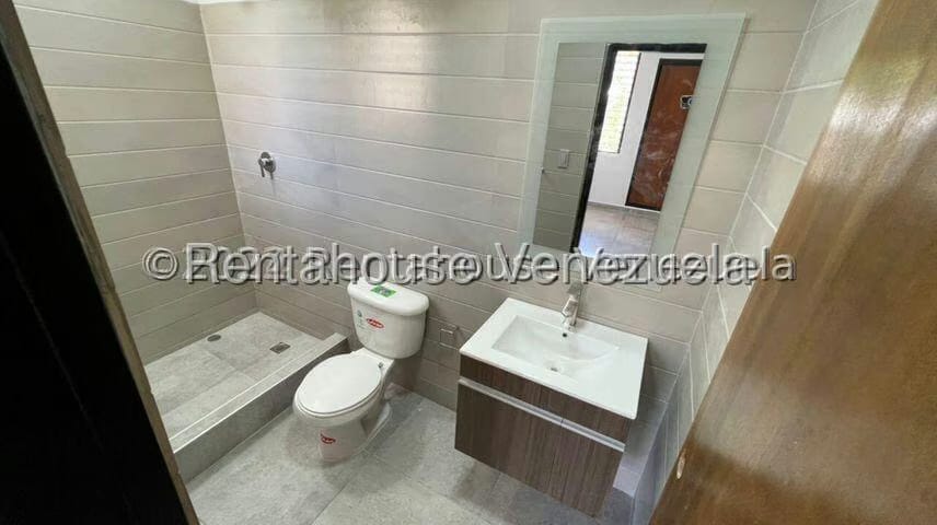 Apartamento (1 Nivel) en Alquiler en Santa Fe Norte, Distrito Metropolitano - 11