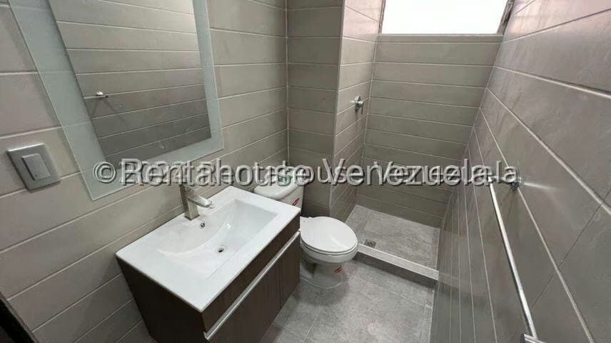 Apartamento (1 Nivel) en Alquiler en Santa Fe Norte, Distrito Metropolitano - 14