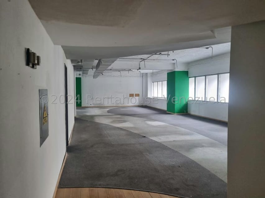 Comercial (Oficina) en Venta en Los Palos Grandes, Distrito Metropolitano - 4