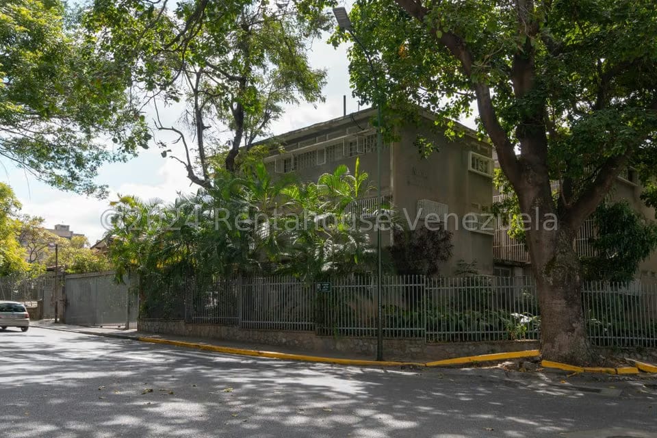 Comercial (Edificio) en Venta en El Bosque, Distrito Metropolitano - 2
